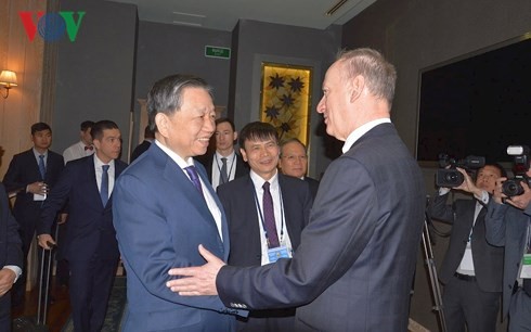 Vietnam seeks shared solutions to combat terrorism - ảnh 1