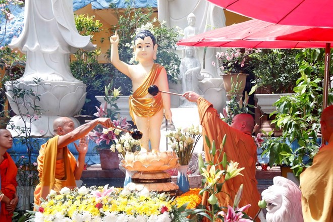 Vietnamese abroad celebrate Vesak Day - ảnh 1