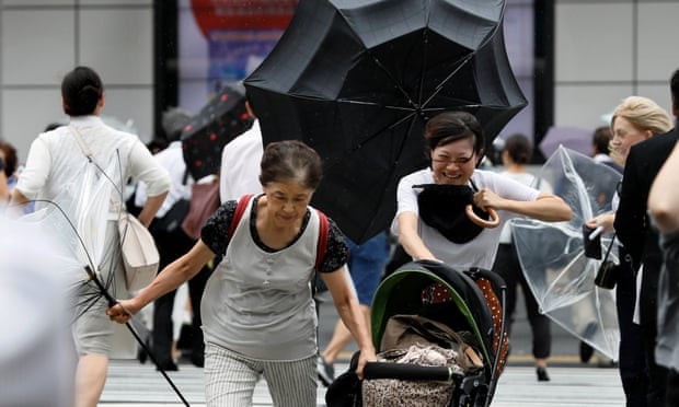 Japan Typhoon: Six people killed and more than 160 injured - ảnh 1