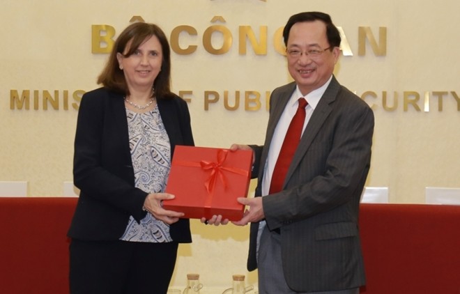 Vietnam, EU step up cooperation - ảnh 2