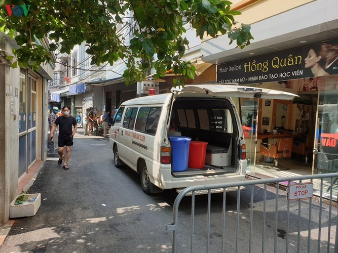 Hanoi's Nam Tu Liem district disinfected following suspected positive COVID-19 case - ảnh 2