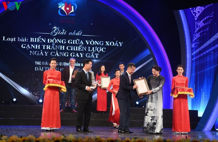 VOV enjoys big wins at National External Information Service Awards - ảnh 7