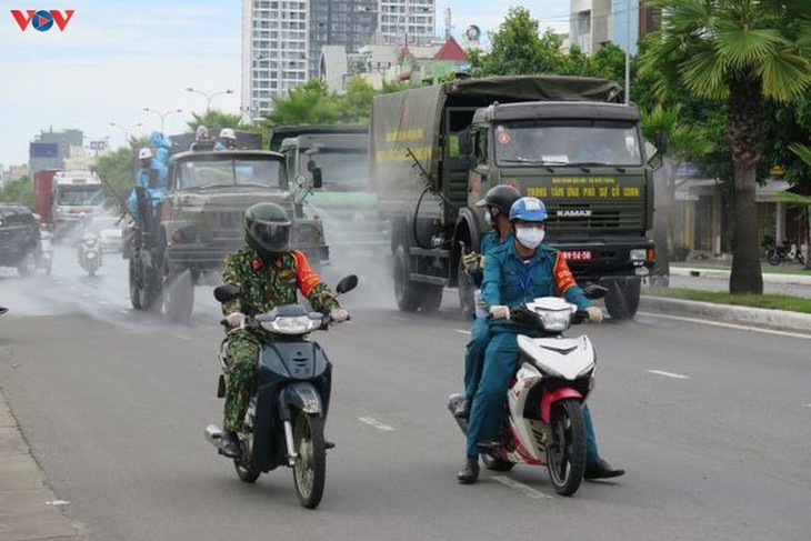 Entirety of Son Tra district in Da Nang disinfected in COVID-19 fight - ảnh 10