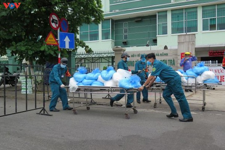 Entirety of Son Tra district in Da Nang disinfected in COVID-19 fight - ảnh 1