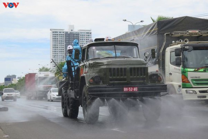 Entirety of Son Tra district in Da Nang disinfected in COVID-19 fight - ảnh 9