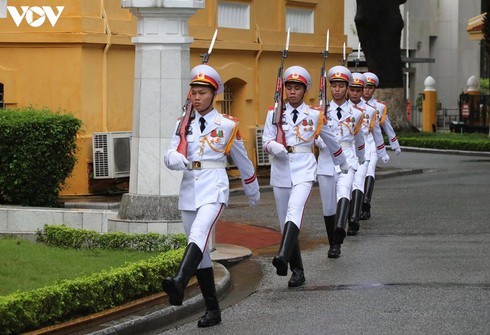 Vietnam hosts ASEAN flag-hoisting ceremony - ảnh 2