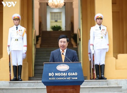 Vietnam hosts ASEAN flag-hoisting ceremony - ảnh 6