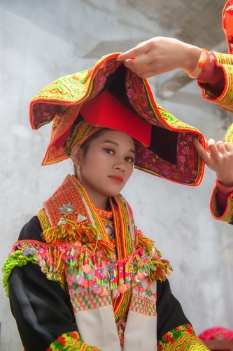 Late night weddings a Dao community staple - ảnh 2