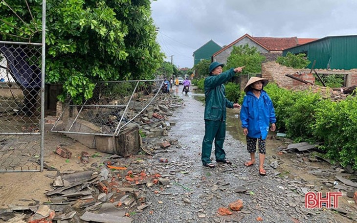 Storm Noul wreaks havoc in central region after making landfall - ảnh 6