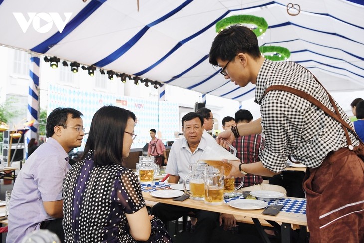 Sampling German beer in Vietnam - ảnh 11