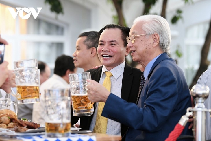 Sampling German beer in Vietnam - ảnh 14