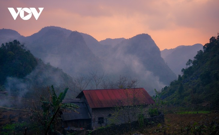 Sunset in northern mountainous areas - ảnh 13