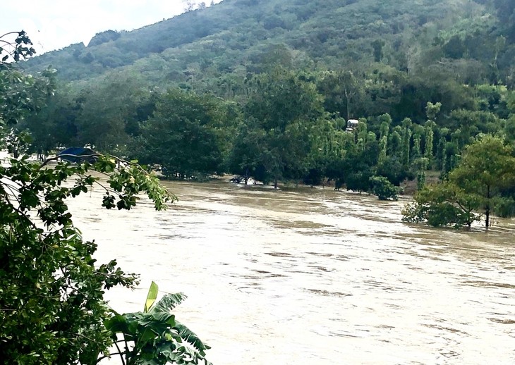 Dak Lak, Dak Nong provinces endure serious flooding despite halt in rain - ảnh 10