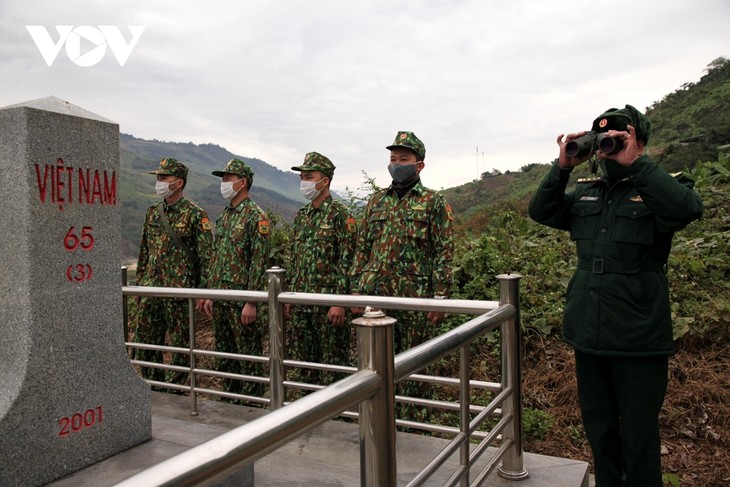 Border soldiers ramp up COVID-19 prevention efforts amid extreme cold spell - ảnh 5