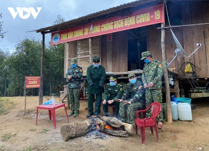 Đêm giá rét trên chốt tuần tra biên giới phòng chống dịch - ảnh 4