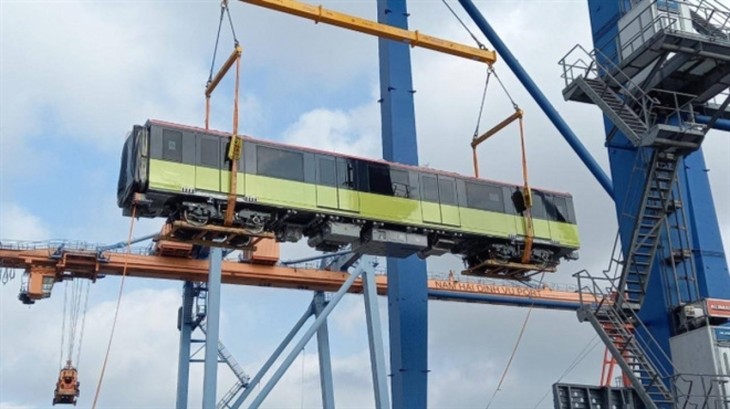 Third train of Hanoi metro line arrives in Vietnam - ảnh 1