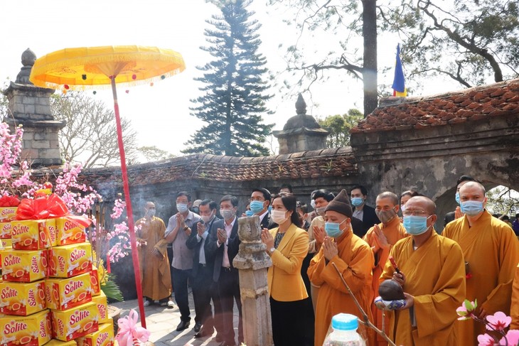 Yen Tu spring festival opens amid tight anti-coronavirus measures - ảnh 4