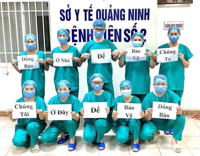 Hình ảnh cảm động về đội ngũ y, bác sĩ - những chiến binh thời bình - ảnh 1