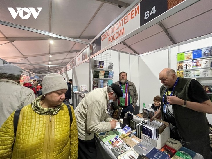 Vietnam participates in Saint Petersburg International Book Fair - ảnh 4