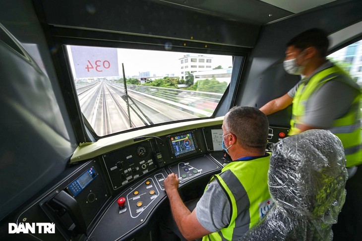 Hanoi capital tests metro trains on overground route - ảnh 3