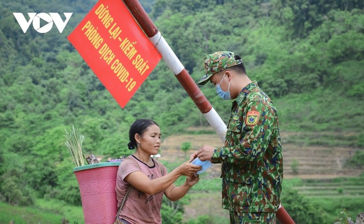 Biên phòng Điện Biên vừa chống dịch vừa giữ vững biên cương - ảnh 13