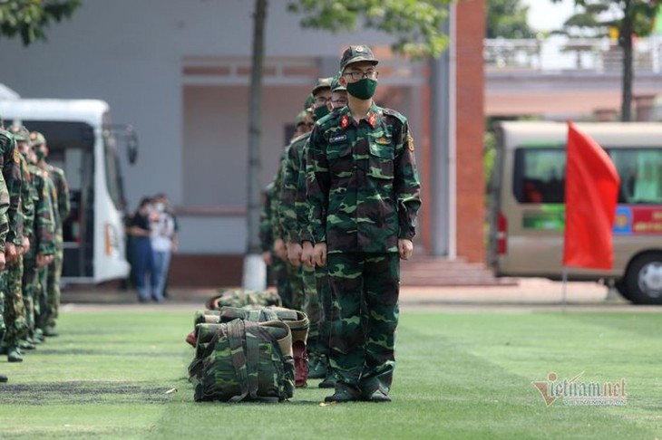 Military doctors join frontline forces in COVID-19 fight in the south - ảnh 3