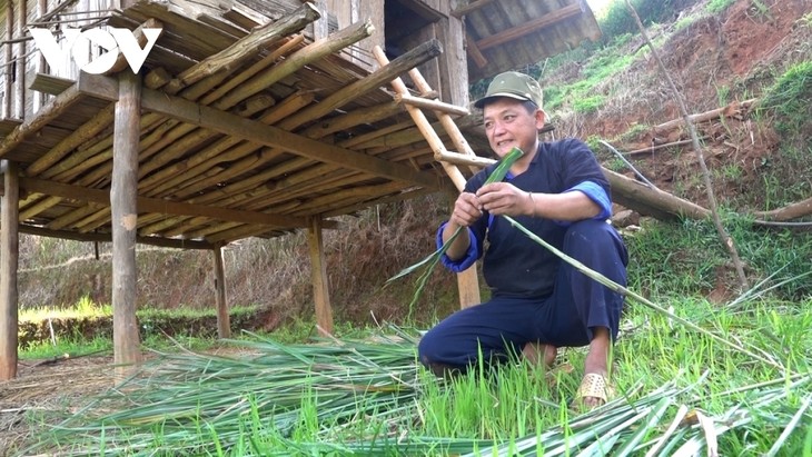 Unique terraced field worshiping ceremony of Mong ethnic people - ảnh 5