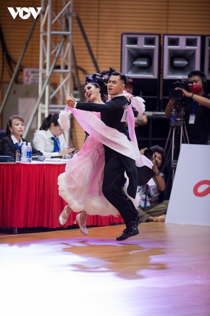 Dancesport performances excite crowds at SEA Games 31 - ảnh 11