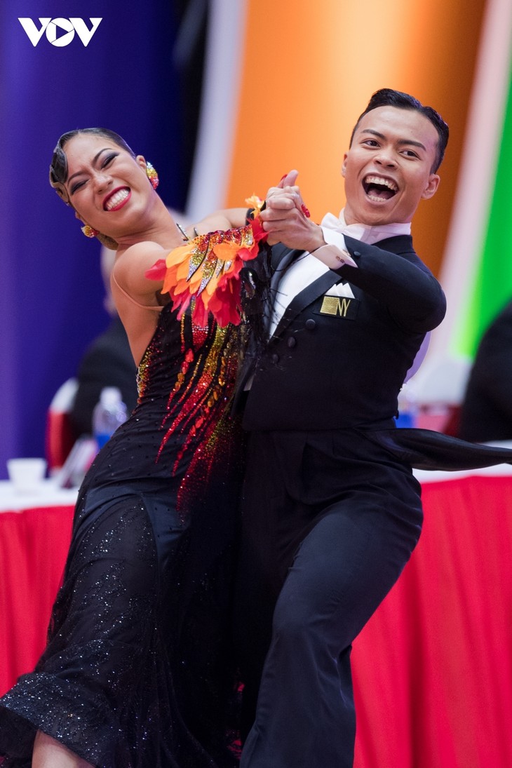 Dancesport performances excite crowds at SEA Games 31 - ảnh 12