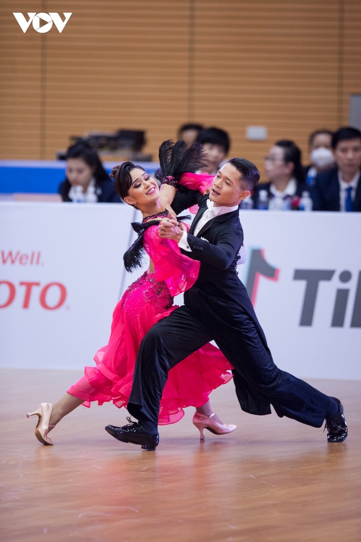 Dancesport performances excite crowds at SEA Games 31 - ảnh 14