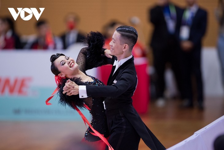 Dancesport performances excite crowds at SEA Games 31 - ảnh 7