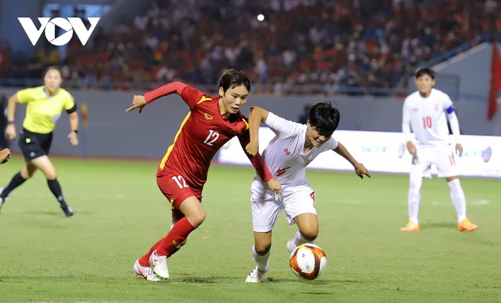 SEA Games 31: Sân Cẩm Phả “cháy rực” mừng tuyển nữ Việt Nam vào Chung kết - ảnh 5