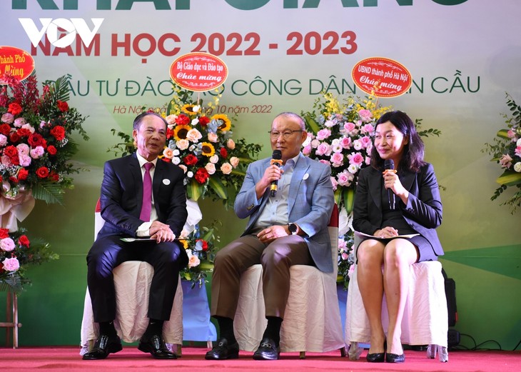 Nhiều trường đại học tổ chức khai giảng năm học mới - ảnh 2