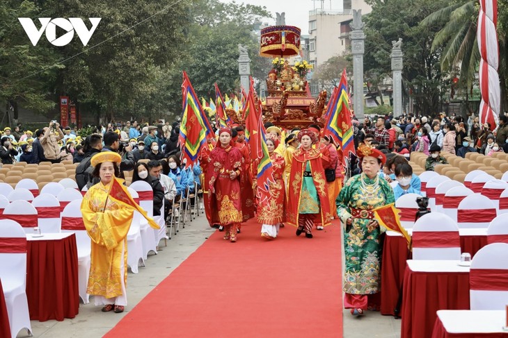 Hàng nghìn người nô nức đến khai hội gò Đống Đa - ảnh 1