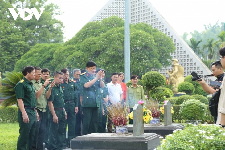 Tri ân các anh hùng liệt sỹ trên chiến trường Điện Biên Phủ - ảnh 11