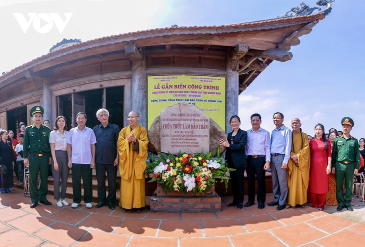 Ngắm Chùa Trúc Lâm đảo Trần giữa biển trời Đông Bắc - ảnh 14