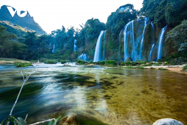 Tour du lịch qua biên giới đang được săn đón tại Cao Bằng - ảnh 11