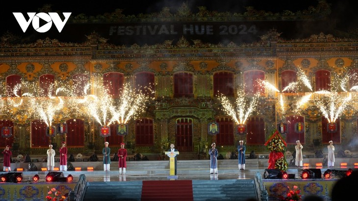 Toàn cảnh khai mạc Tuần lễ Festival nghệ thuật Quốc tế Huế 2024 - ảnh 3