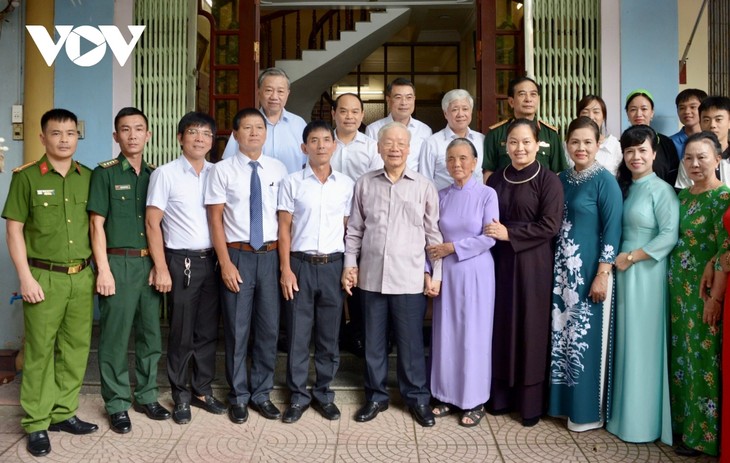 Hình ảnh gần gũi, giản dị của Tổng Bí thư trong các chuyến công tác địa phương - ảnh 6