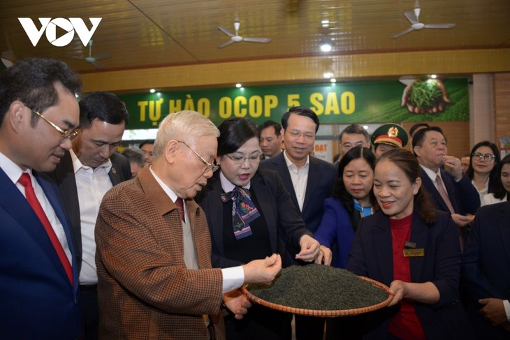 Hình ảnh gần gũi, giản dị của Tổng Bí thư trong các chuyến công tác địa phương - ảnh 9