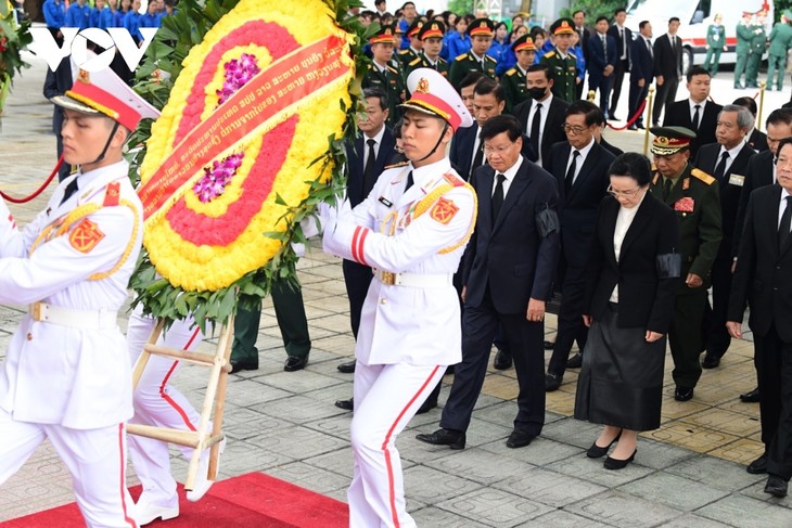 Lãnh đạo Trung Quốc, Nga, Lào và nhiều đoàn ngoại giao viếng Tổng Bí thư Nguyễn Phú Trọng - ảnh 2