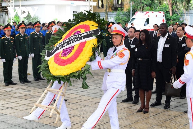 Lãnh đạo Trung Quốc, Nga, Lào và nhiều đoàn ngoại giao viếng Tổng Bí thư Nguyễn Phú Trọng - ảnh 8