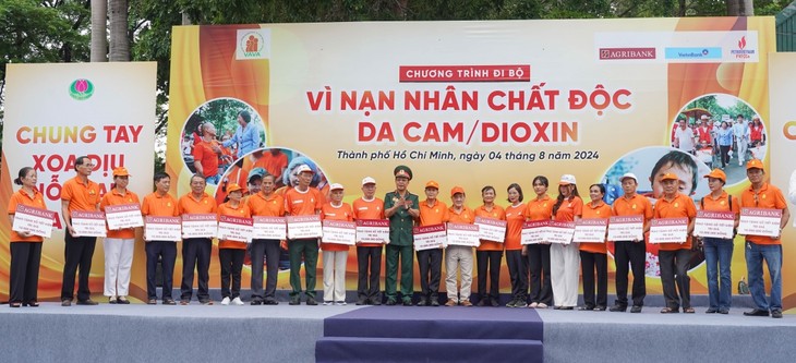 Ngày vì nạn nhân chất độc da cam/dioxin 10/8: Chung tay xoa dịu nỗi đau da cam - ảnh 15