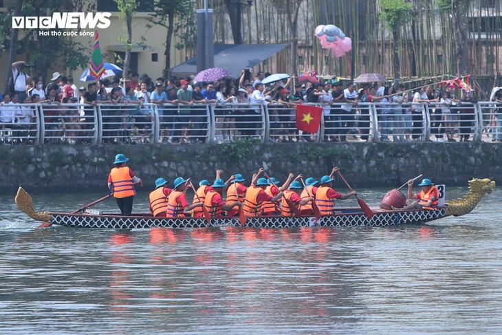 800 vận động viên tranh tài hấp dẫn tại giải bơi chải thuyền rồng Hà Nội - ảnh 6