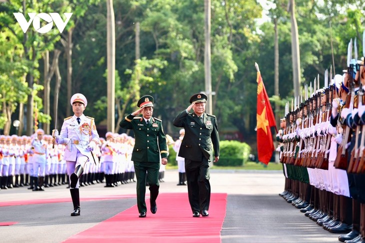 Đại tướng Phan Văn Giang chủ trì lễ đón Phó Chủ tịch Quân ủy Trung ương Trung Quốc - ảnh 3