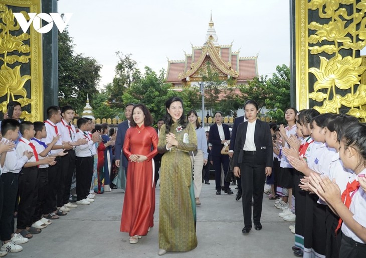 Phu nhân Tổng Bí thư tham dự Hội thảo dệt may truyền thống ASEAN lần thứ 9 tại Lào - ảnh 5