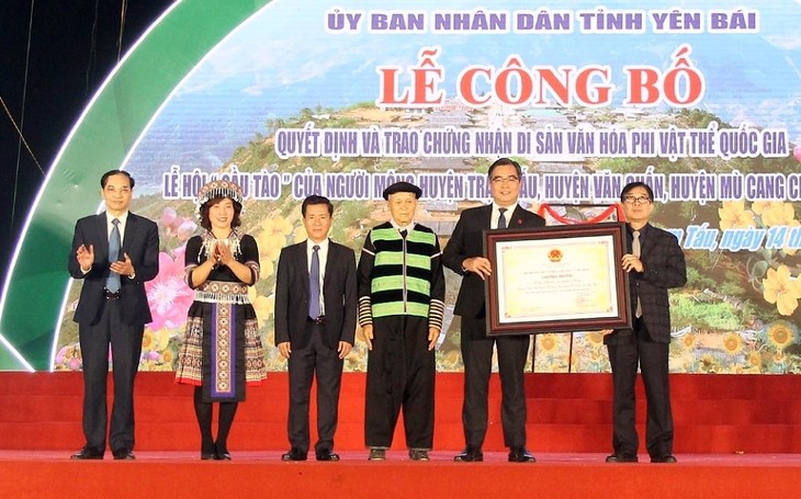 Gầu Tào - Lễ hội lớn nhất trong năm của đồng bào Mông ở Yên Bái - ảnh 10