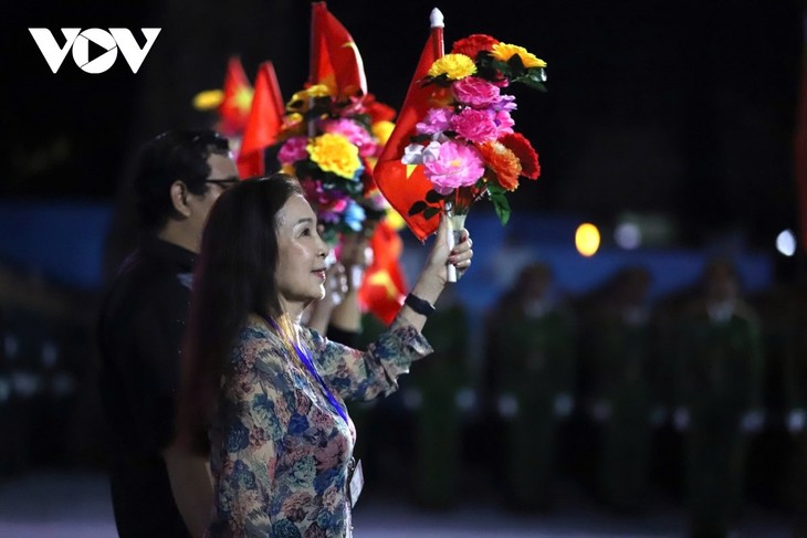 H'Hen Niê, Tiểu Vy, Bảo Ngọc rạng rỡ tham gia sơ duyệt diễu binh, diễu hành - ảnh 5