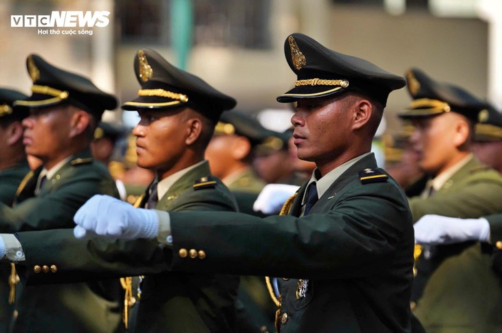 Hình ảnh đặc biệt của quân đội Trung Quốc - Lào - Campuchia tại lễ diễu binh 30/4 - ảnh 10