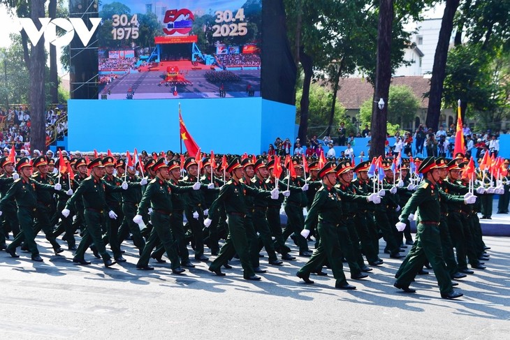 Khối diễu hành đặc biệt lần đầu xuất hiện ở lễ kỷ niệm 50 năm Ngày Giải phóng miền Nam - ảnh 11